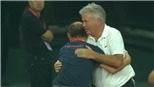 Cảm động khi HLV Park ôm thầy cũ Hiddink sau khi U22 Việt Nam thắng U22 Trung Quốc