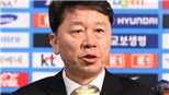 HLV Chung Hae-soung: &#39;Vượt qua dịch COVID-19 là ưu tiên hàng đầu lúc này&#39;