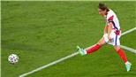 Luka Modric gây bão với cú trivela làm tung lưới Scotland