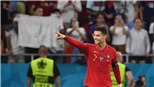 Tin EURO 24/6: Ronaldo cân bằng kỷ lục ghi 109 bàn. Báo Anh: 'Mang tuyển Đức tới đây'