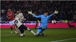 Tứ kết FA Cup: Liverpool thắng tối thiểu, gặp Man City ở bán kết