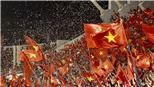 CĐV Đông Nam Á ngả mũ trước hình ảnh sắc đỏ ngập tràn sân Cẩm Phả
