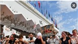 Hàng trăm người biểu tình 'xâm chiếm' thảm đỏ Venice 