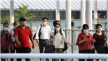 Cơn sóng thần COVID-19 lại nổi trên “đất nước Mặt trời mọc”