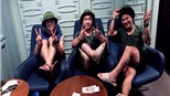 Công Phượng đội mũ cối xuất hành đầu năm 