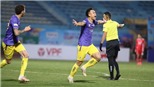 Bóng đá Việt Nam hôm nay: Trọng tài đúng khi không thổi 11m Hà Nội. Bầu Hiển ấn tượng với Thành Lương
