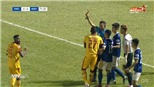 Bóng đá Việt Nam hôm nay: Hoàng Vũ Samson bị treo giò 3 trận vì hành vi thô bạo
