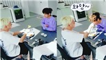BTS khiến fan tranh cãi khi ăn đồ thừa của nhau