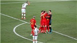 Bồ Đào Nha bị loại: Ronaldo ném băng thủ quân, Felix và Fernandes bị chỉ trích