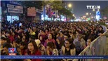 VIDEO: Hàng ngàn người xếp hàng cầu an tại chùa Phúc Khánh