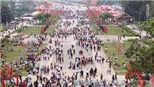 VIDEO: Đổ trộm rác thải nguy hại vào Khu di tích lịch sử Đền Hùng