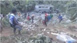 Xe buýt lao xuống khe núi, hơn 30 người thương vong