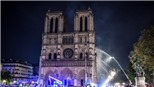 Vụ cháy Nhà thờ Đức Bà Paris: Giới chức cảnh báo nguy cơ nhà thờ bị sập