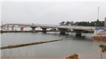 VIDEO: Đóng luồng sông Hồng đoạn qua Hà Nội
