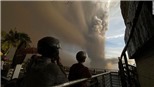 Philippines: Tro bụi núi lửa làm tê liệt ở thủ đô Manila, cảnh báo nguy cơ sóng thần