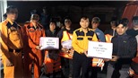 Đưa tàu cá cùng 8 thuyền viên gặp nạn trên biển vào cảng Cửa Lò an toàn