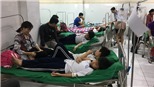 Gần 30 học sinh nghi bị ngộ độc thực phẩm sau bữa liên hoan
