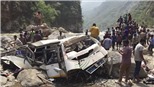 Xe buýt lao xuống vực sâu, 39 người thiệt mạng