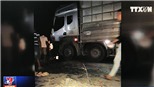 VIDEO: Người dân chặn xe chở dăm gỗ sau tai nạn chết người tại Quảng Ngãi