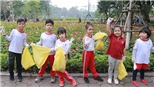 Những hình ảnh đáng yêu về học sinh tiểu học đi nhặt rác ở Hồ Gươm