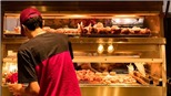 Đại dịch Covid-19 buộc nhiều thiếu niên Mỹ chọn mưu sinh thay vì học tiếp