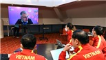 Tuyển futsal Việt Nam mặc áo đỏ trong trận gặp Brazil