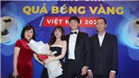 Bạn gái ngỡ ngàng khi Hoàng Đức chuyển Quả bóng vàng từ ‘fake’ thành thật