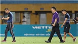 HLV Chu Đình Nghiêm ‘kiêng khem phong thủy’ vẫn không giúp được Hà Nội FC