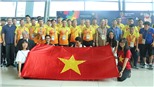 HLV Park Hang Seo cho U23 Việt Nam tập nhẹ ngay tại sân bay quốc tế Soekarno Hatta