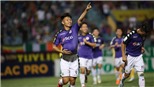 Màn ăn mừng bàn thắng cảm xúc của tiền đạo yêu vợ nhất nhì V-League
