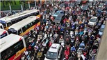 Cấm xe máy nội đô Hà Nội năm 2030: Khó cũng phải làm