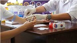 Bị kẻ lạ dùng vật nhọn đâm, 10 người điều trị phơi nhiễm HIV