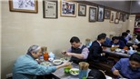 Thử lí giải sức hấp dẫn của phở Thìn (Lò Đúc)