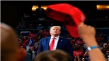 Vụ Iran bắn hạ máy bay không người lái của Mỹ: Tổng thống D.Trump tiết lộ lý do ngừng tấn công Iran