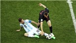 CĐV sốc vì hành vi nổi nóng, thái độ thiếu fair-play của Messi