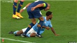 CĐV bức xúc vì hành động xấu xí của ‘đồ tể’ Pepe với Sterling