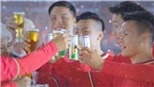 Quang Hải lên tiếng về vụ quảng cáo bia, đội bóng của Công Vinh đối mặt với án phạt