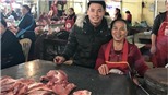 Trung vệ tuyển Việt Nam phụ mẹ bán thịt lợn ngày Tết