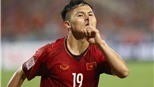 CĐV Malaysia xếp hàng trắng đêm, Quang Hải áp đảo đội hình tiêu biểu bán kết AFF Cup 2018