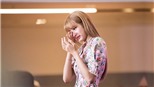 Lisa BlackPink bật khóc khi nhìn thấy người hâm mộ đặc biệt này