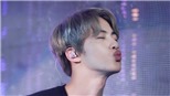 Cận cảnh nụ hôn cháy màn hình của ‘Trai đẹp toàn cầu’ Jin BTS