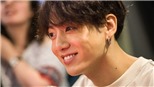 ARMY đòi ‘khám’ mỹ phẩm của Jungkook BTS vì mặt mộc của anh quá đẹp