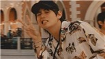 Đứng cầu thang tạo dáng, V BTS cũng đủ khiến ARMY 'tan chảy'