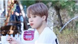 Đôi môi mọng của Jimin BTS khiến fan hiểu lầm về vóc dáng mảnh mai