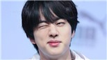 Gặp thần tượng trên đường, Jin BTS vội kéo lại chụp ảnh
