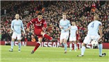 Oxlade-Chamberlain càng tỏa sáng, càng thấy Wenger hết thời