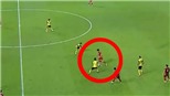 Hoàng Đức và tuyệt phẩm solo từ giữa sân vượt qua 4 cầu thủ của Malaysia