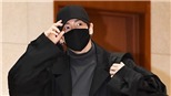 Fan choáng với đôi chân dài miên man của Jungkook BTS 