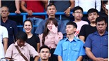 Huỳnh Anh đến sân cổ vũ Quang Hải, đăng status tình cảm gây sốt