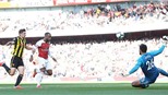 Man City thắng nhẹ nhàng. Arsenal nhọc nhằn vượt qua hiện tượng Watford